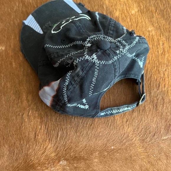 Claire Barrow Hat - Picture 3 of 3